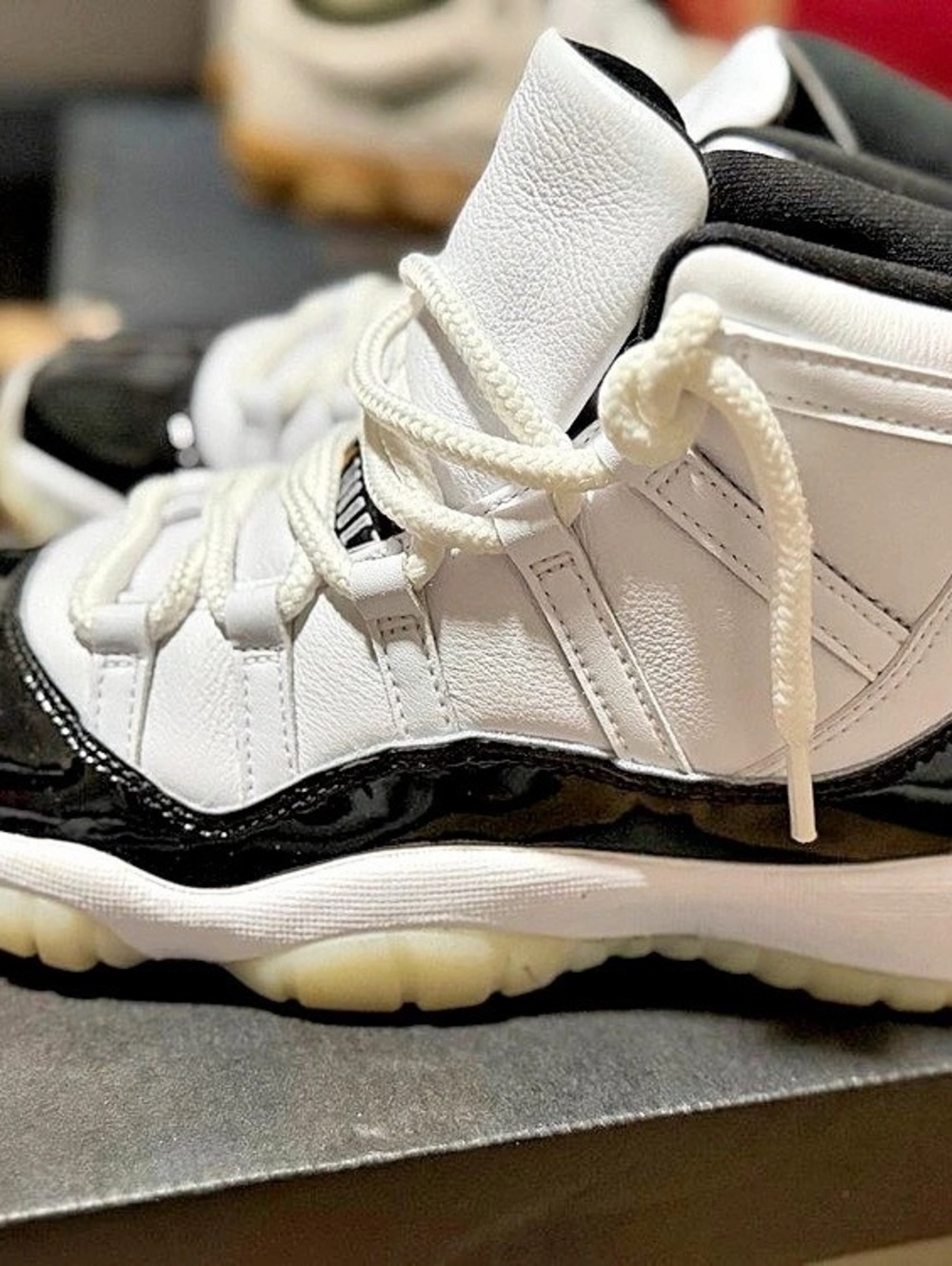 Jordan Air Jordan 11 Retro 'Gratitude / DMP' White & Black US 7Y